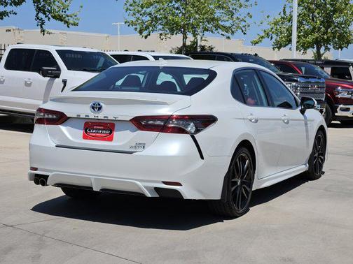 2024 Toyota Camry Hybrid SE