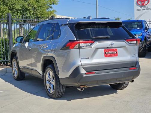 2025 Toyota RAV4 Hybrid LE