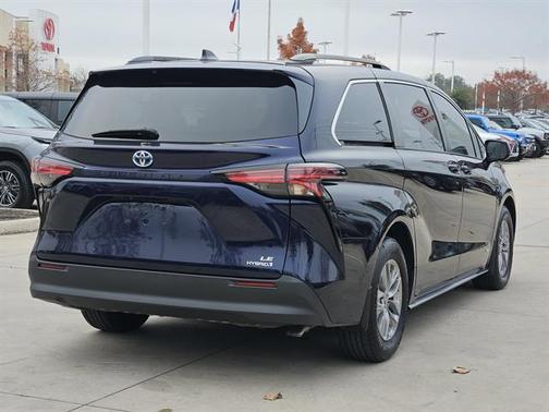 2021 Toyota Sienna LE