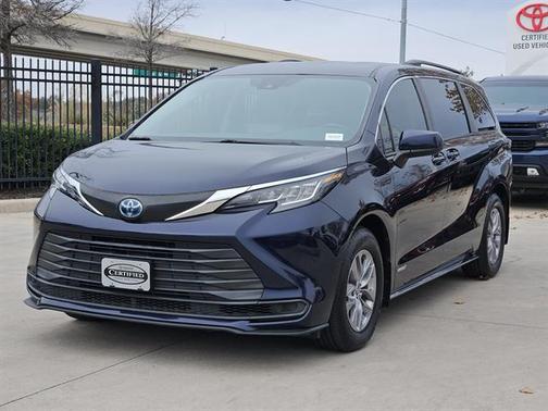 2021 Toyota Sienna LE