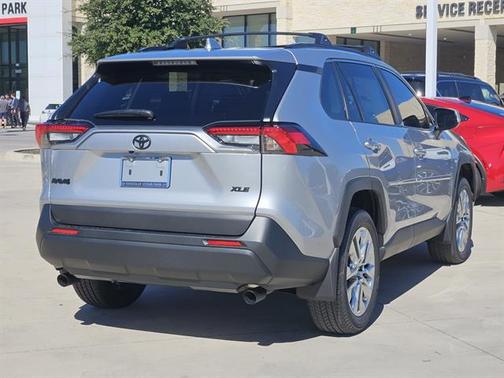 2025 Toyota RAV4 XLE Premium