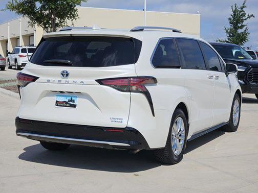 2021 Toyota Sienna Limited 7-Passenger