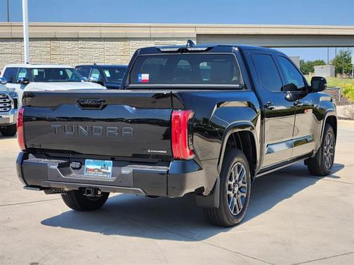 2025 Toyota Tundra Hybrid Platinum