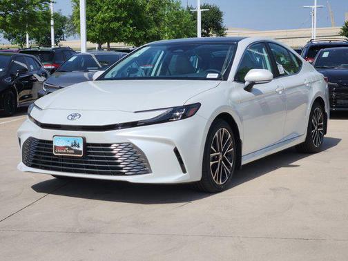 2025 Toyota Camry XLE