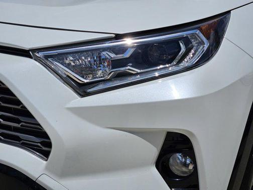 2020 Toyota RAV4 Hybrid SE