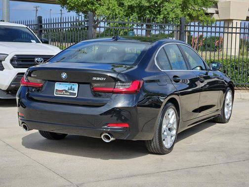 2025 BMW 330 i xDrive