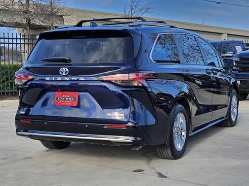 2024 Toyota Sienna Platinum