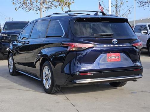 2024 Toyota Sienna Platinum