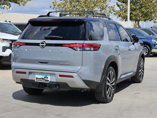 2025 Nissan Pathfinder Platinum FWD