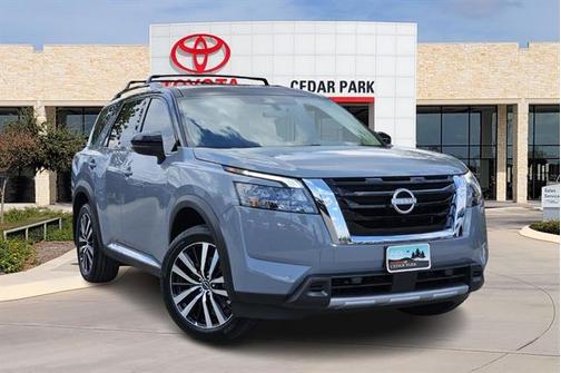2025 Nissan Pathfinder Platinum FWD