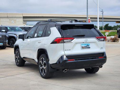2025 Toyota RAV4 Hybrid SE