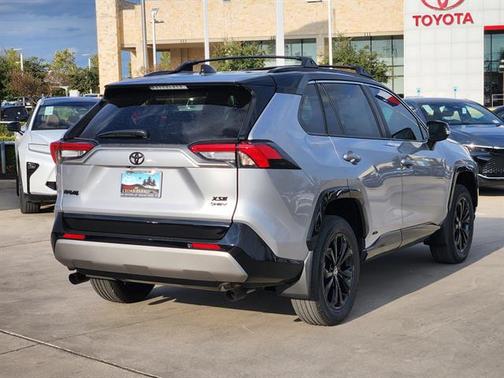 2025 Toyota RAV4 Hybrid SE