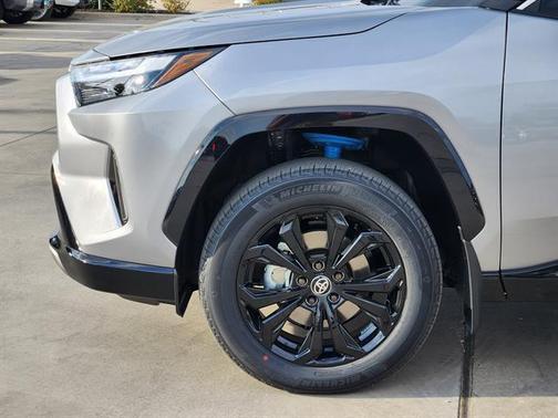 2025 Toyota RAV4 Hybrid SE