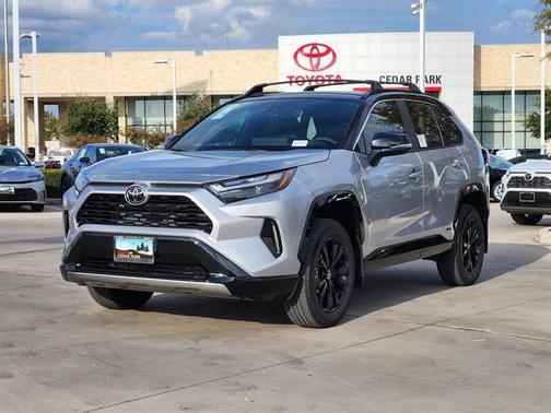 2025 Toyota RAV4 Hybrid SE