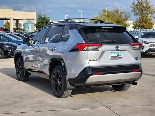 2025 Toyota RAV4 Hybrid SE