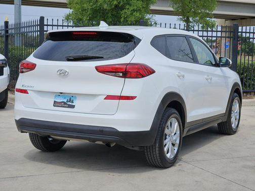 2021 Hyundai TUCSON SE