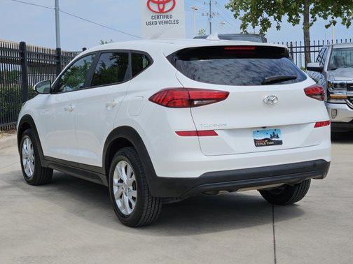 2021 Hyundai TUCSON SE