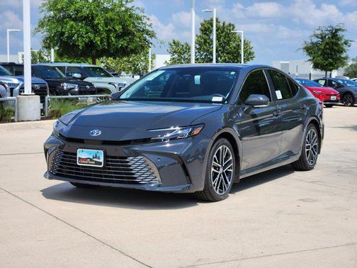 2025 Toyota Camry XLE