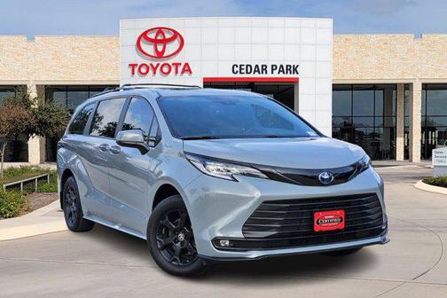 2025 Toyota Sienna Woodland Edition