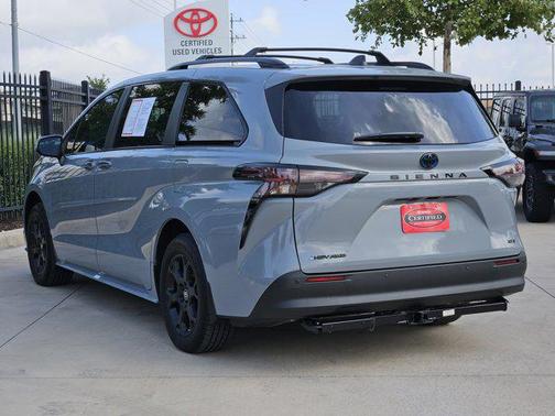 2025 Toyota Sienna Woodland Edition