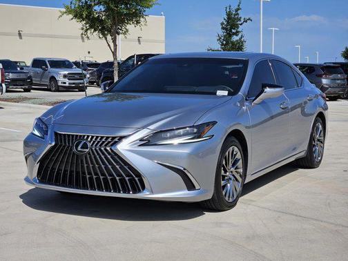 2025 Lexus ES 300h Ultra Luxury