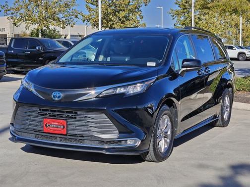 2023 Toyota Sienna XLE
