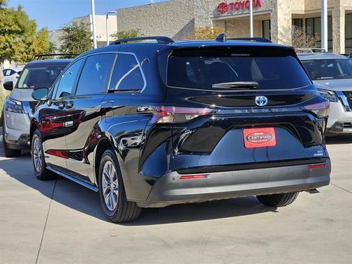 2023 Toyota Sienna XLE