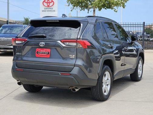 2020 Toyota RAV4 XLE