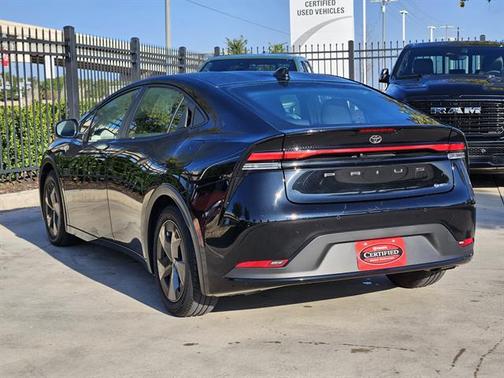 2025 Toyota Prius LE