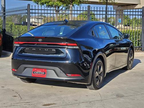 2025 Toyota Prius LE