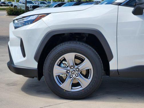 2025 Toyota RAV4 Hybrid LE