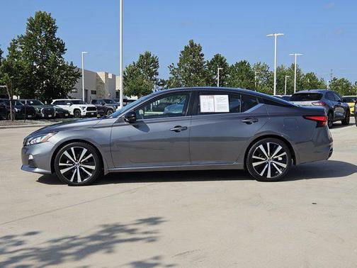 2021 Nissan Altima SR FWD