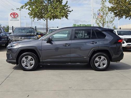 2025 Toyota RAV4 Hybrid LE
