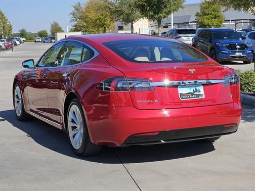 2016 Tesla Model S 90D