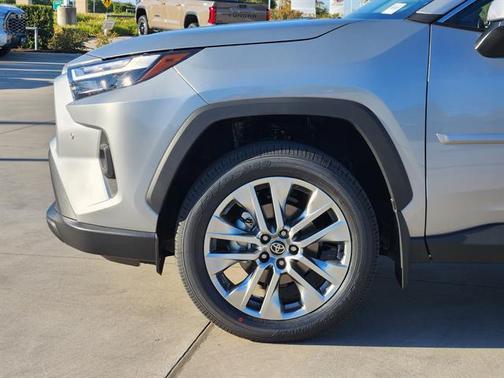 2025 Toyota RAV4 XLE Premium