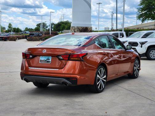 2022 Nissan Altima SR FWD
