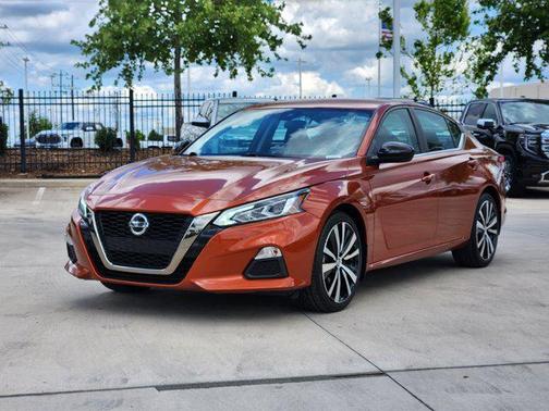 2022 Nissan Altima SR FWD