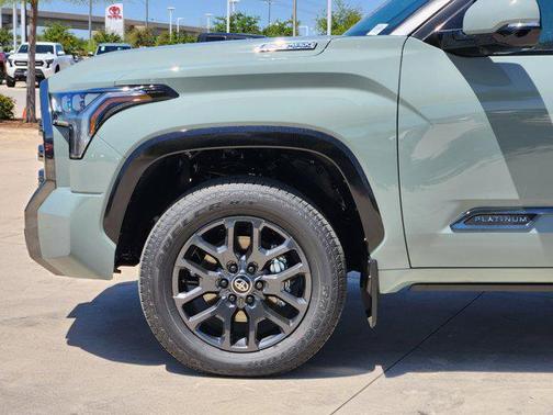 2025 Toyota Tundra Hybrid Platinum