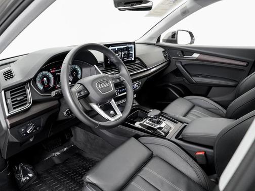 2025 Audi Q5 45 S line Premium Plus