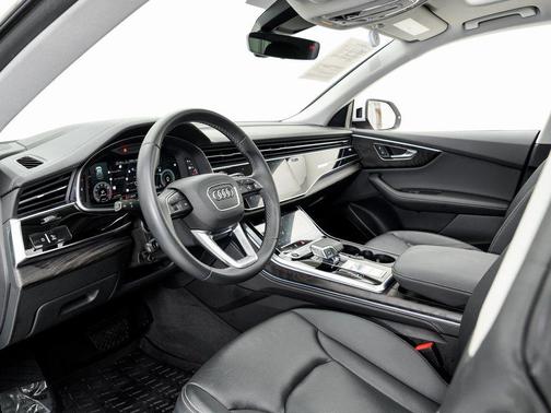 2023 Audi Q8 55 Prestige