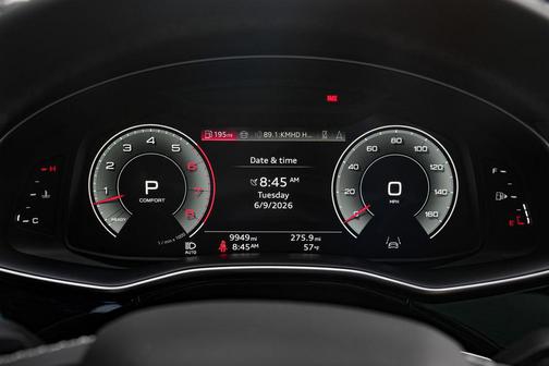 Mythos Black Metallic 2025 Audi Q8 55 Premium Plus