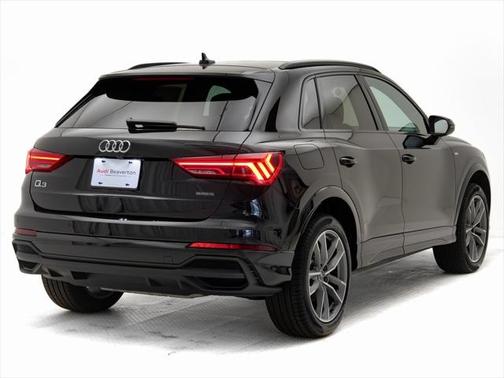 2025 Audi Q3 Premium 45 TFSI S line quattro Tiptronic