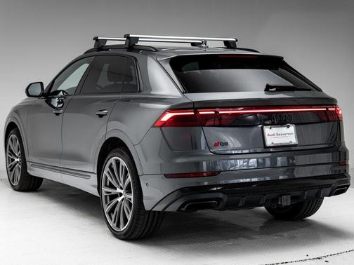 Daytona Gray Pearl Effect 2025 Audi Q8 55 Prestige