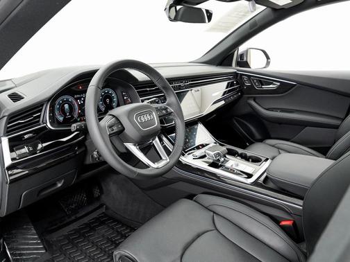 2025 Audi Q8 55 Prestige
