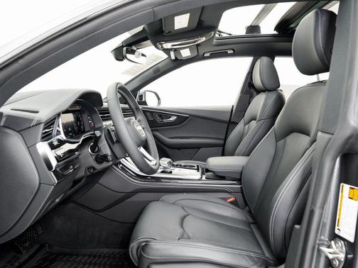2025 Audi Q8 55 Prestige
