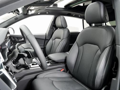 2025 Audi Q8 55 Prestige