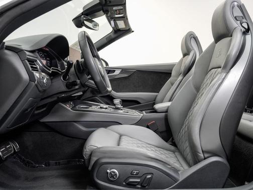 Daytona Gray Pearl Effect/Black Roof 2019 Audi S5 3.0T Premium Plus
