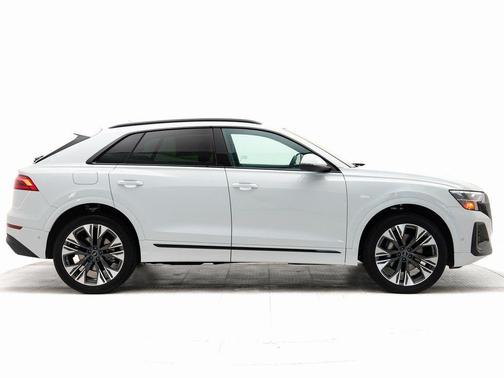 2025 Audi Q8 55 Premium Plus