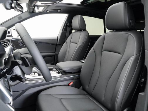 2025 Audi Q8 55 Premium Plus