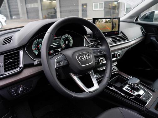 2022 Audi Q5 45 S line Premium Plus